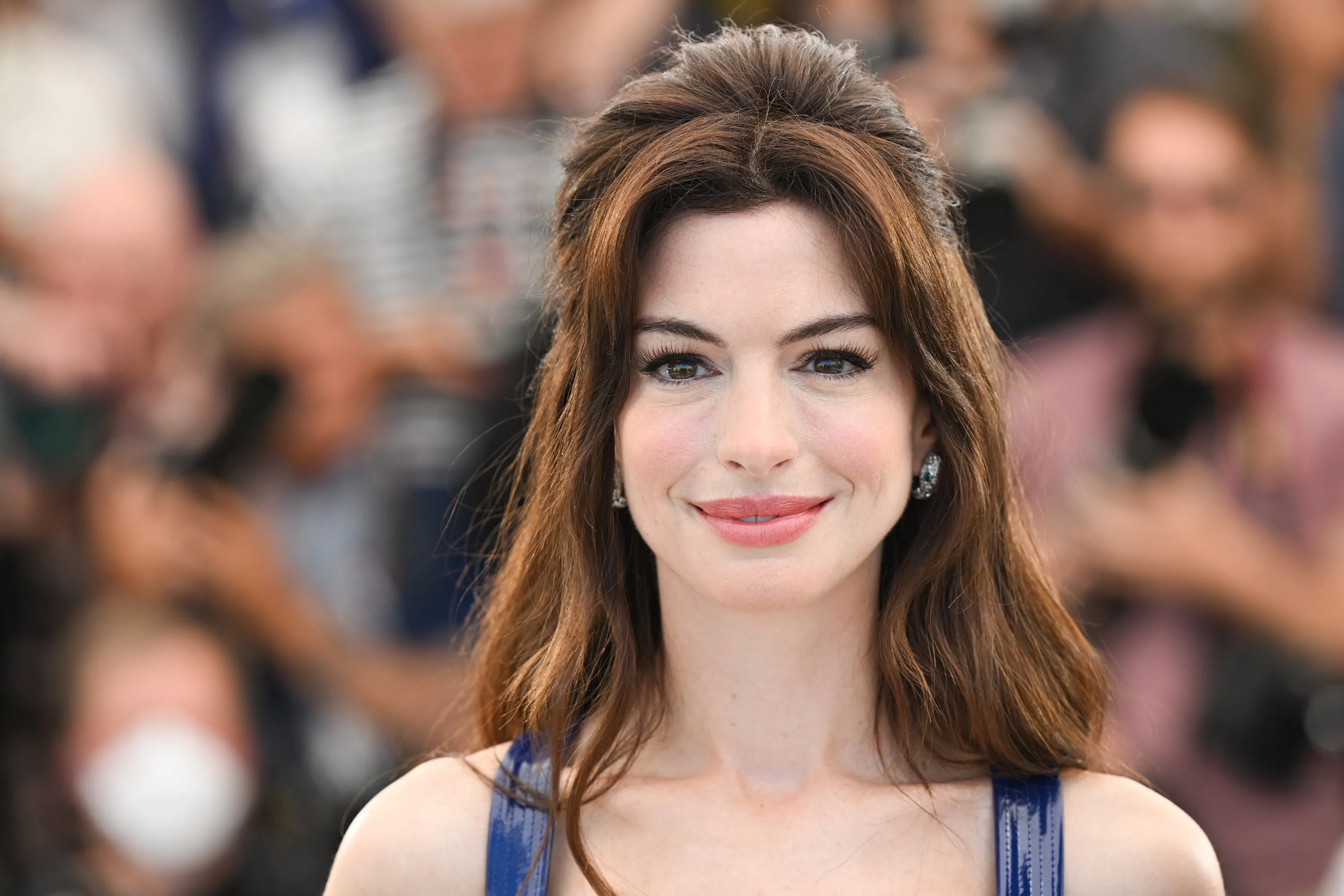 4 looks en 24 horas: El increíble estilo de Anne Hathaway
