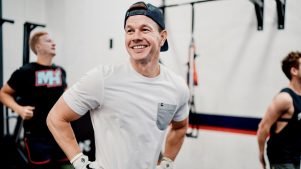 El completo entrenamiento que promociona Mark Wahlberg (y que está en Chile)
