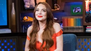 Lindsay Lohan regresa en gloria y majestad a la red carpet con este increíble look