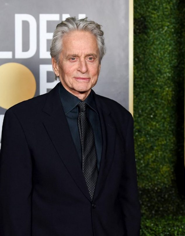 Irreconocible: Michael Douglas sorprende con curioso cambio de look