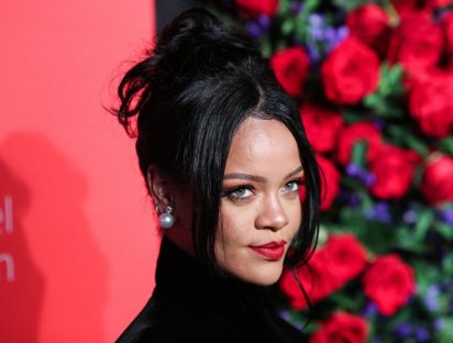 La razón por la que Rihanna no muestra fotos ni revela el nombre de su hijo