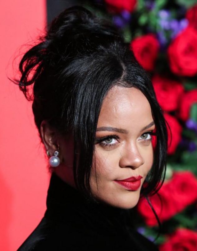 La razón por la que Rihanna no muestra fotos ni revela el nombre de su hijo