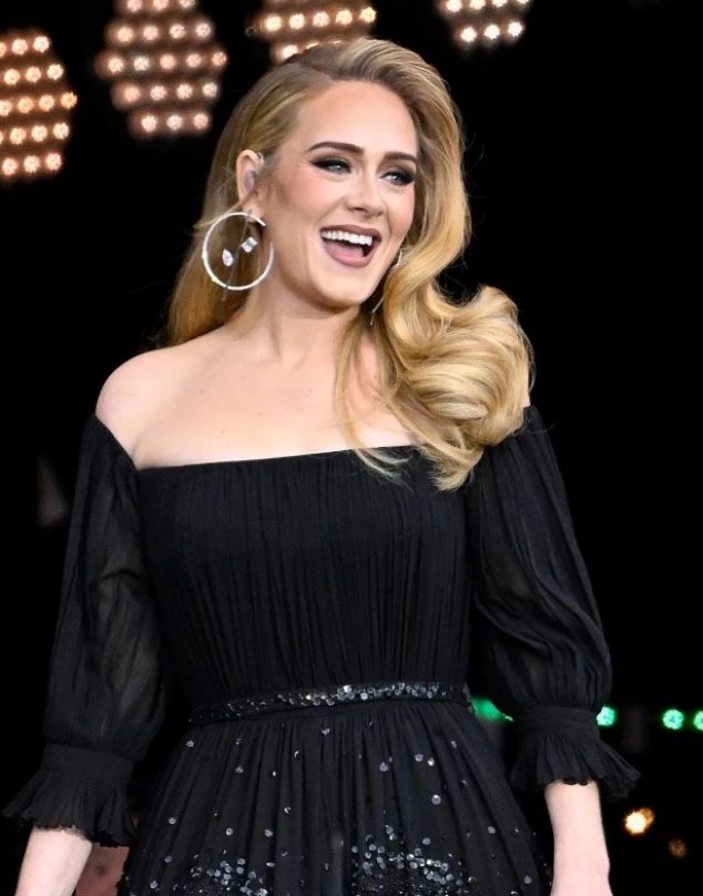 Adele hace truco de desaparecer en su show en Las Vegas y el momento se vuelve viral