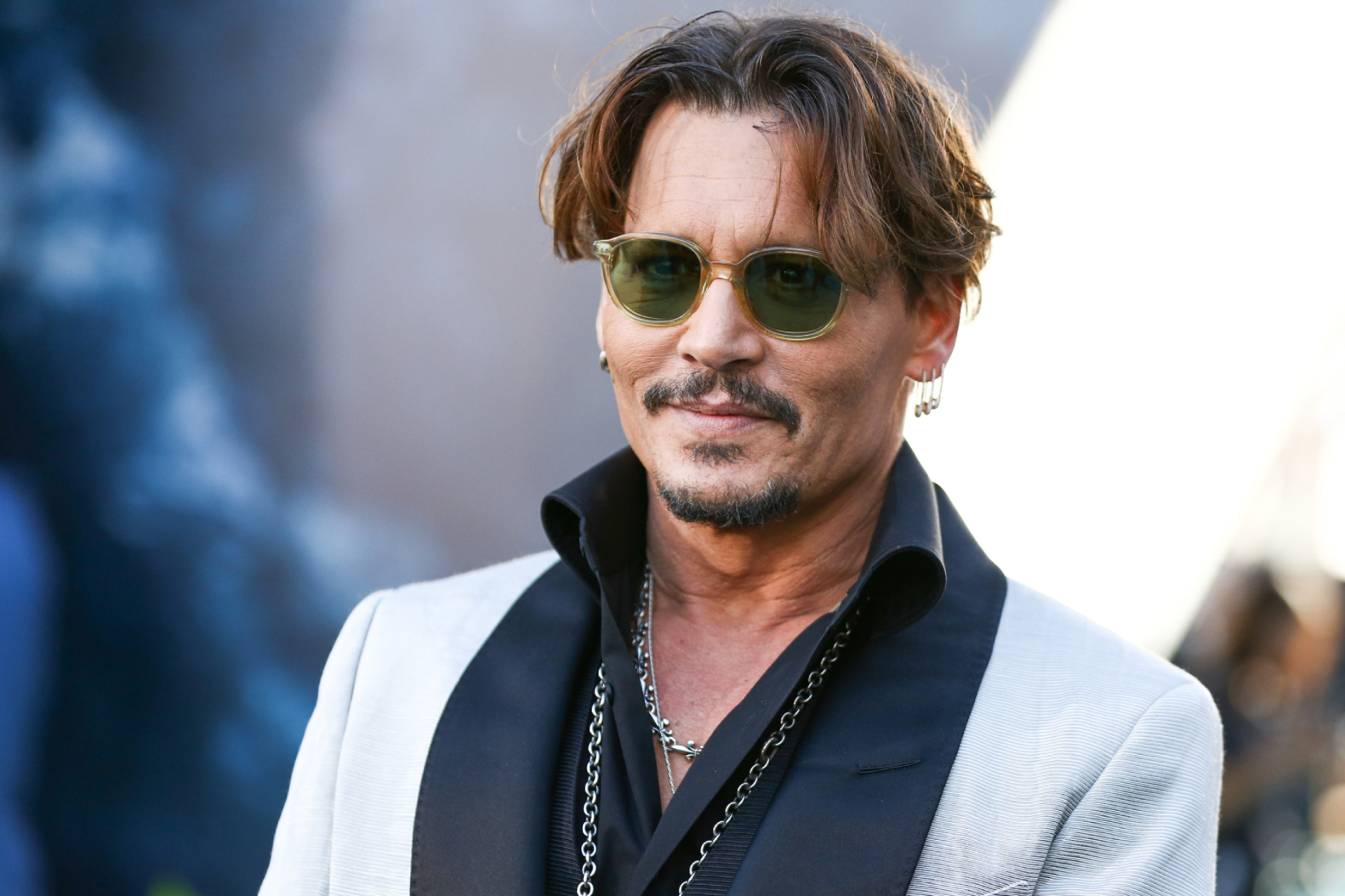 Soltero otra vez y sigue el juicio contra Amber: Así está la vida de Johnny Depp