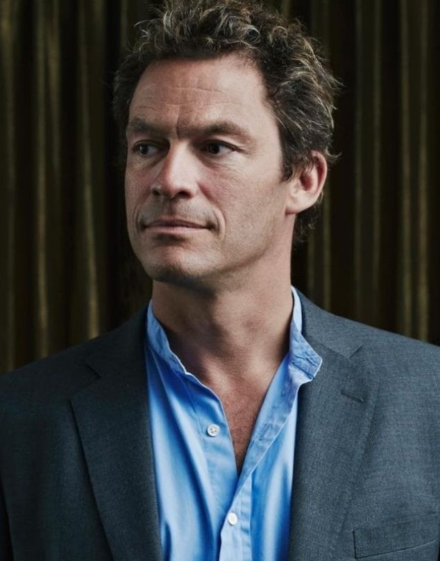 Dominic West responde a los comentarios de que es más guapo que Carlos en ‘The Crown’