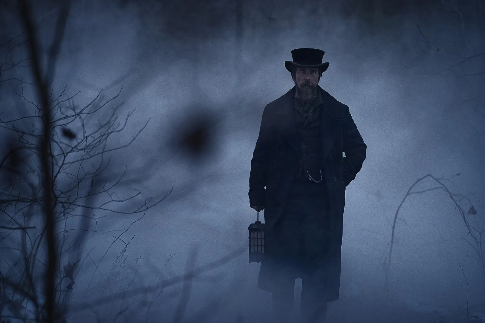 Todo sobre ‘The Pale Blue Eye’, el nuevo thriller de Netflix sobre Edgar Allan Poe