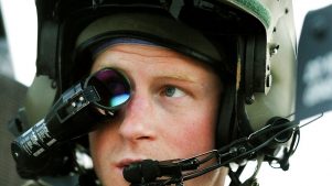 Instructor militar del Príncipe Harry contradice su versión de lo sucedido en Afganistán