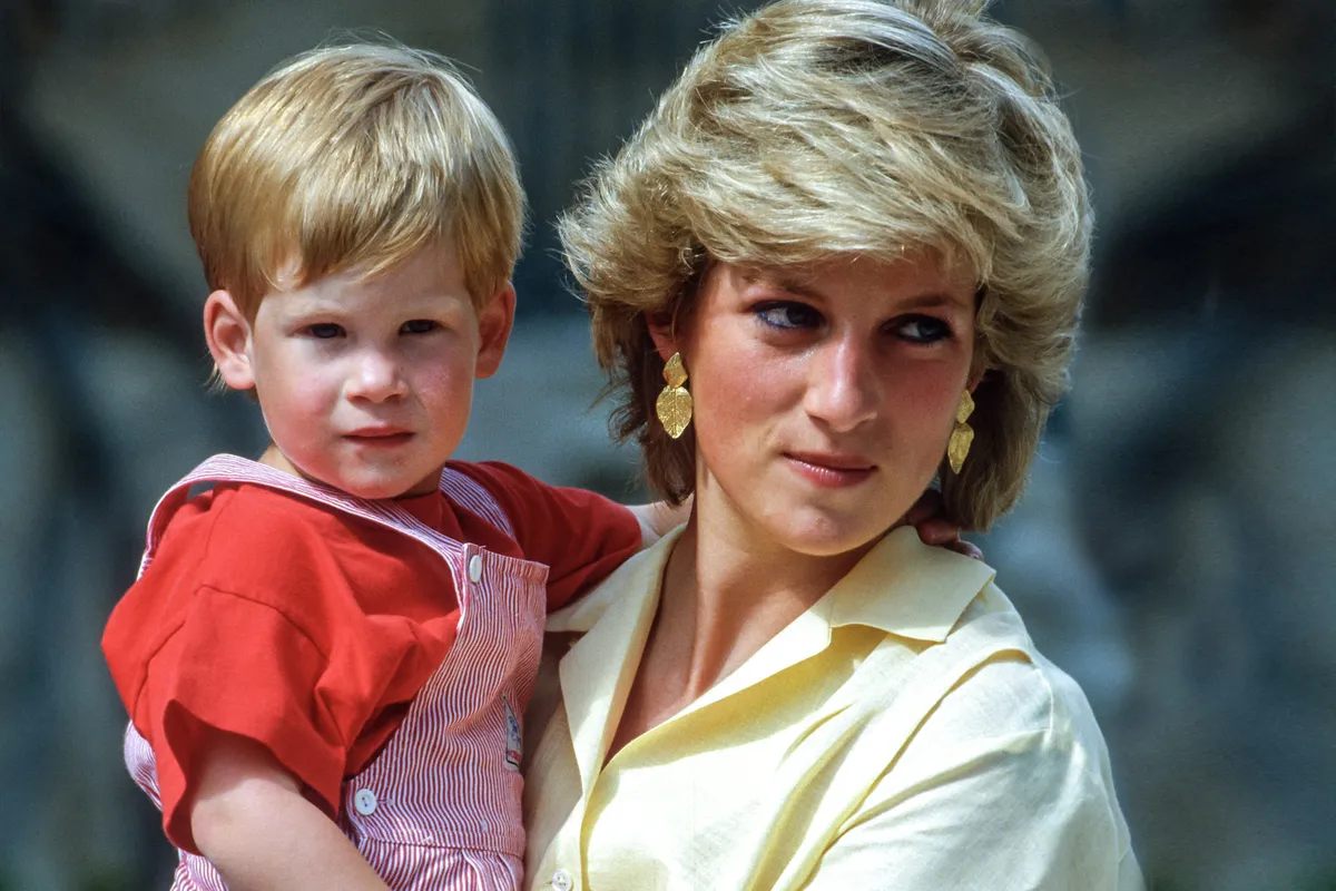 El Príncipe Harry creía que Diana había fingido su muerte para escapar de la prensa