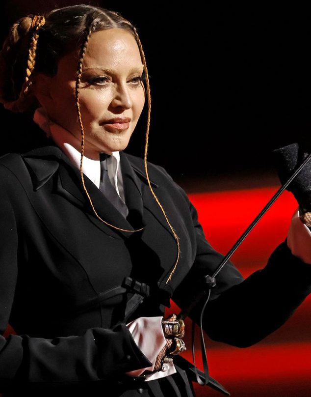 Polémica en las redes por apariencia “irreconocible” de Madonna en los Grammys
