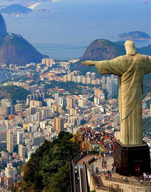 Carolina Herrera anuncia la celebración de su desfile Resort 2024 en Rio de Janeiro