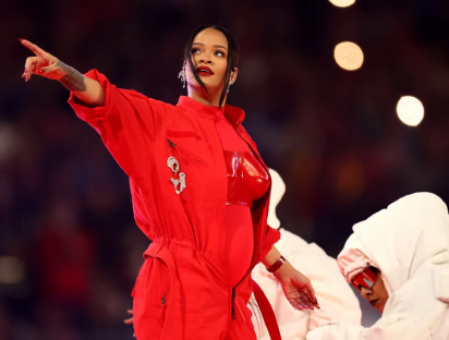 Rihanna vuelve a brillar con sus looks de embarazada
