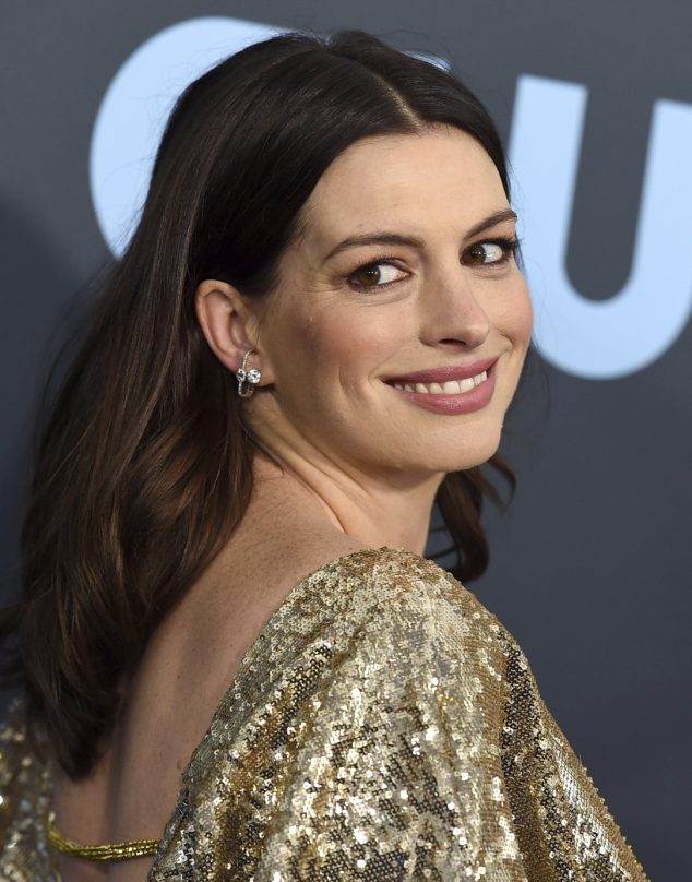 Anne Hathaway y Michaela Coel serán amantes en nueva película