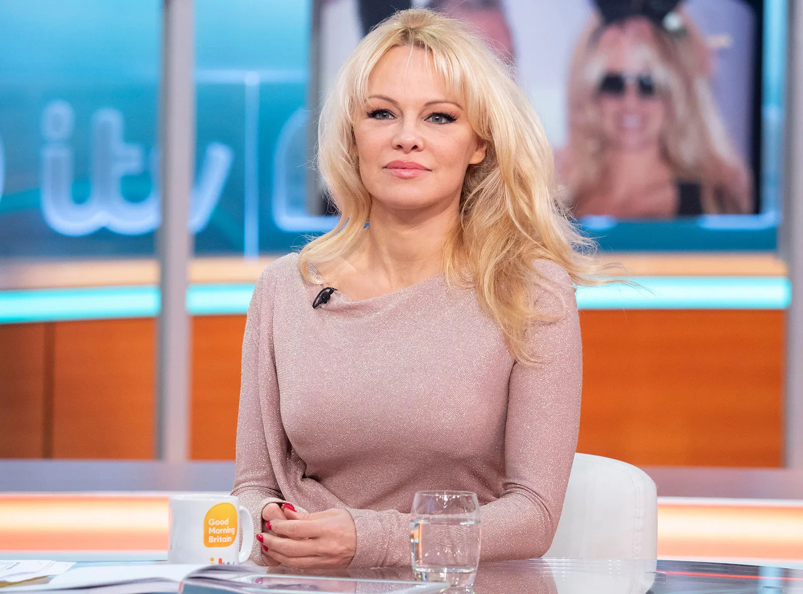 Después de “Pam & Tommy”, Pamela Anderson cuenta su verdad en un libro inédito