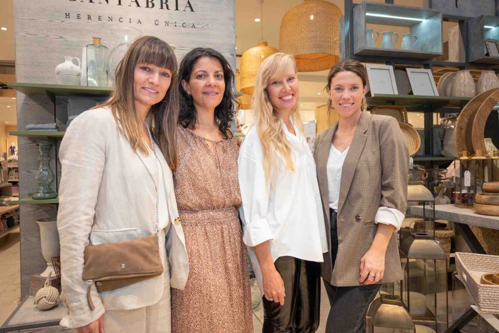Paola Gil, Marcela Castillo, Tatiana Mednik y María Jesús Villarroel.