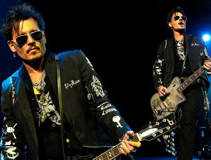La dolorosa razón por la que Johnny Depp suspendió conciertos con su banda de rock