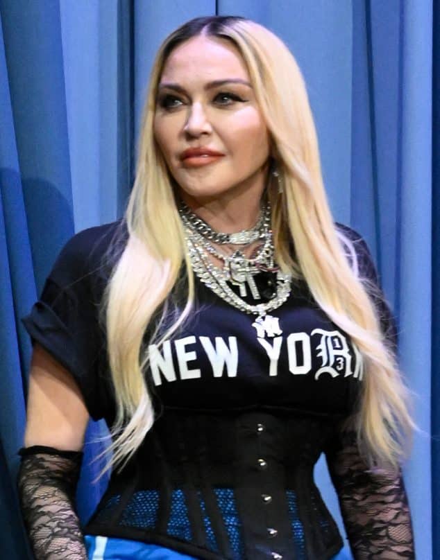 Madonna subastará fotos eróticas de su polémico libro “SEX”