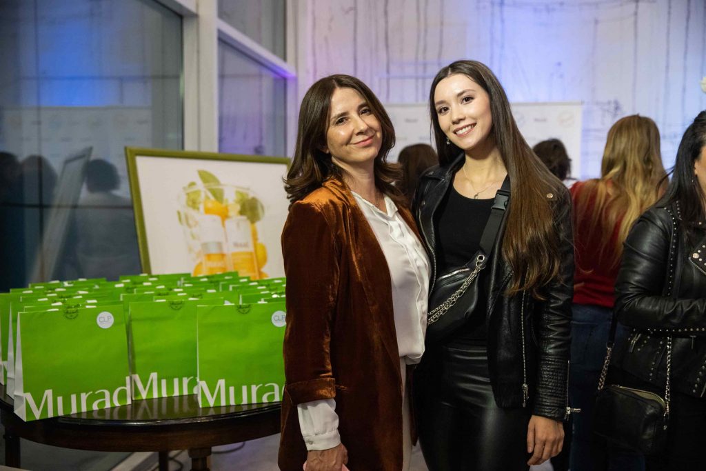 Paulina Riquelme y Antonia Caroca.