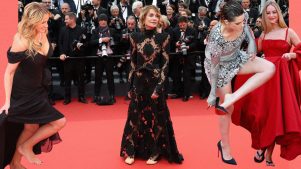 ¡Afuera los tacos!: las actrices que se han quitado los zapatos en Cannes