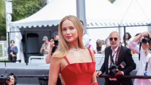 Jennifer Lawrence y el increíble secreto debajo de su vestido en Cannes