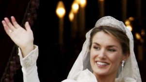 A 19 años de su boda real: El vestido de Letizia y los mejores looks de invitada