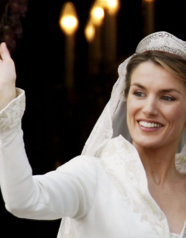 A 19 años de su boda real: El vestido de Letizia y los mejores looks de invitada