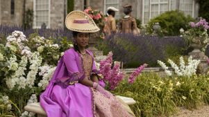 Arsema Thomas, Lady Agatha Danbury en “Queen Charlotte” revela detalles de la serie