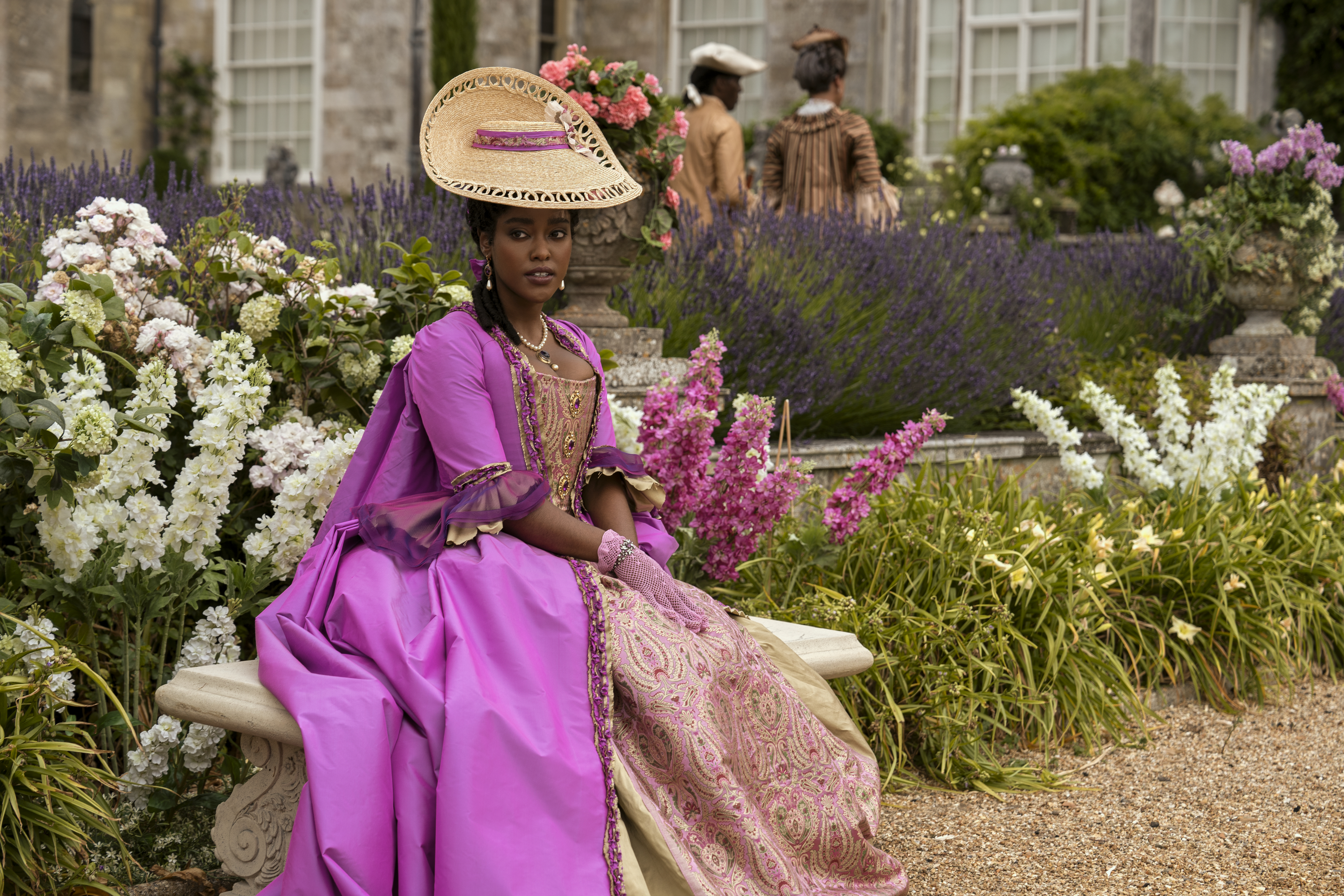 Arsema Thomas, Lady Agatha Danbury en “Queen Charlotte” revela detalles de la serie