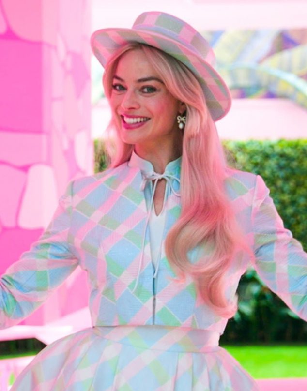 Margot Robbie nos hace un tour por la casa de “Barbie”