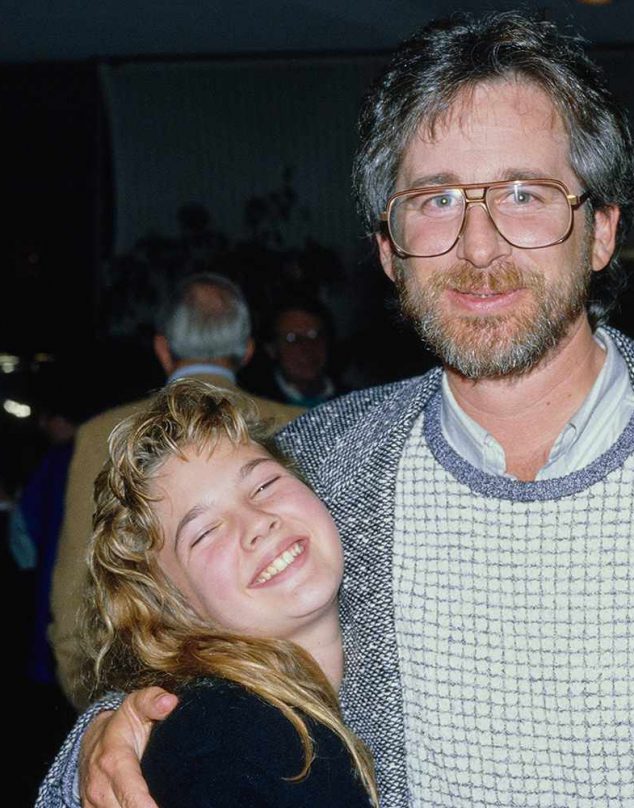 Drew Barrymore revela que este icónico director de cine es su “única figura paterna”