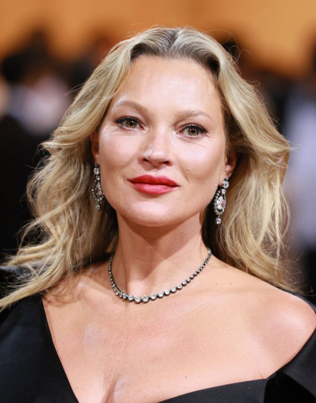 Kate Moss se cayó en el cumpleaños número 22 de su hija Lila