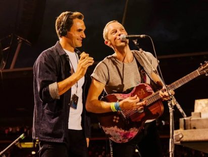 Roger Federer se sube al escenario a cantar con Coldplay