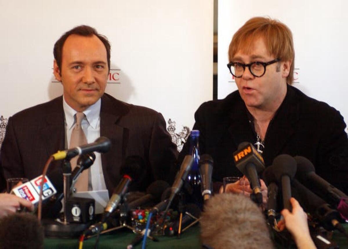 ¿Por qué Elton John y su marido testificaron en el juicio contra Kevin Spacey?