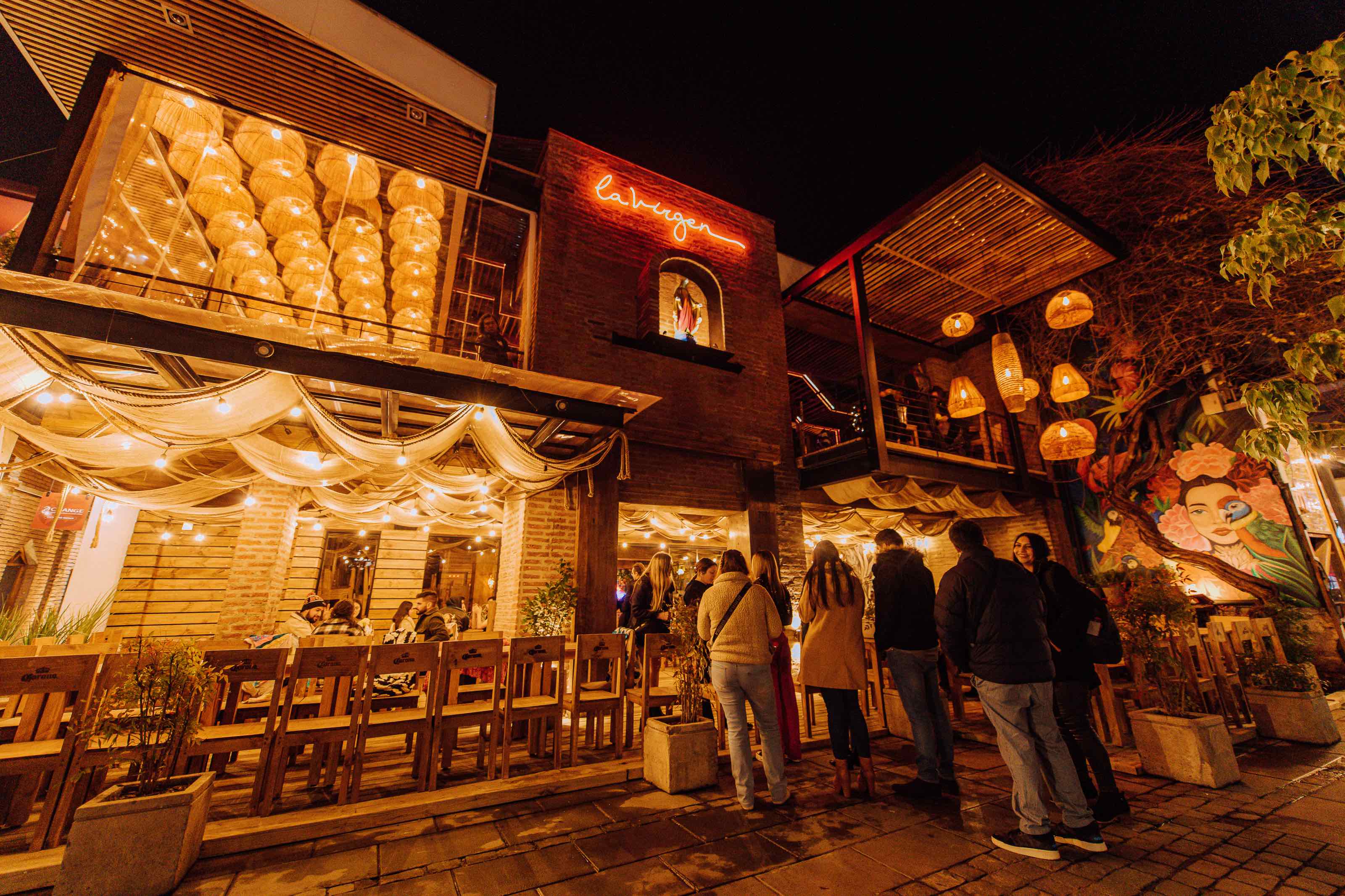 Bar la Virgen inaugura nuevo local en Patio Bellavista