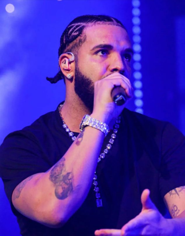 “El mundo está siendo homófobo”: Drake defiende sus uñas rosadas