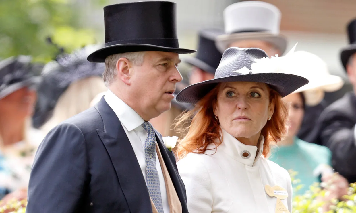 Sarah Ferguson dice que el príncipe Andrés se siente “solo” sin Isabel II y el príncipe Felipe