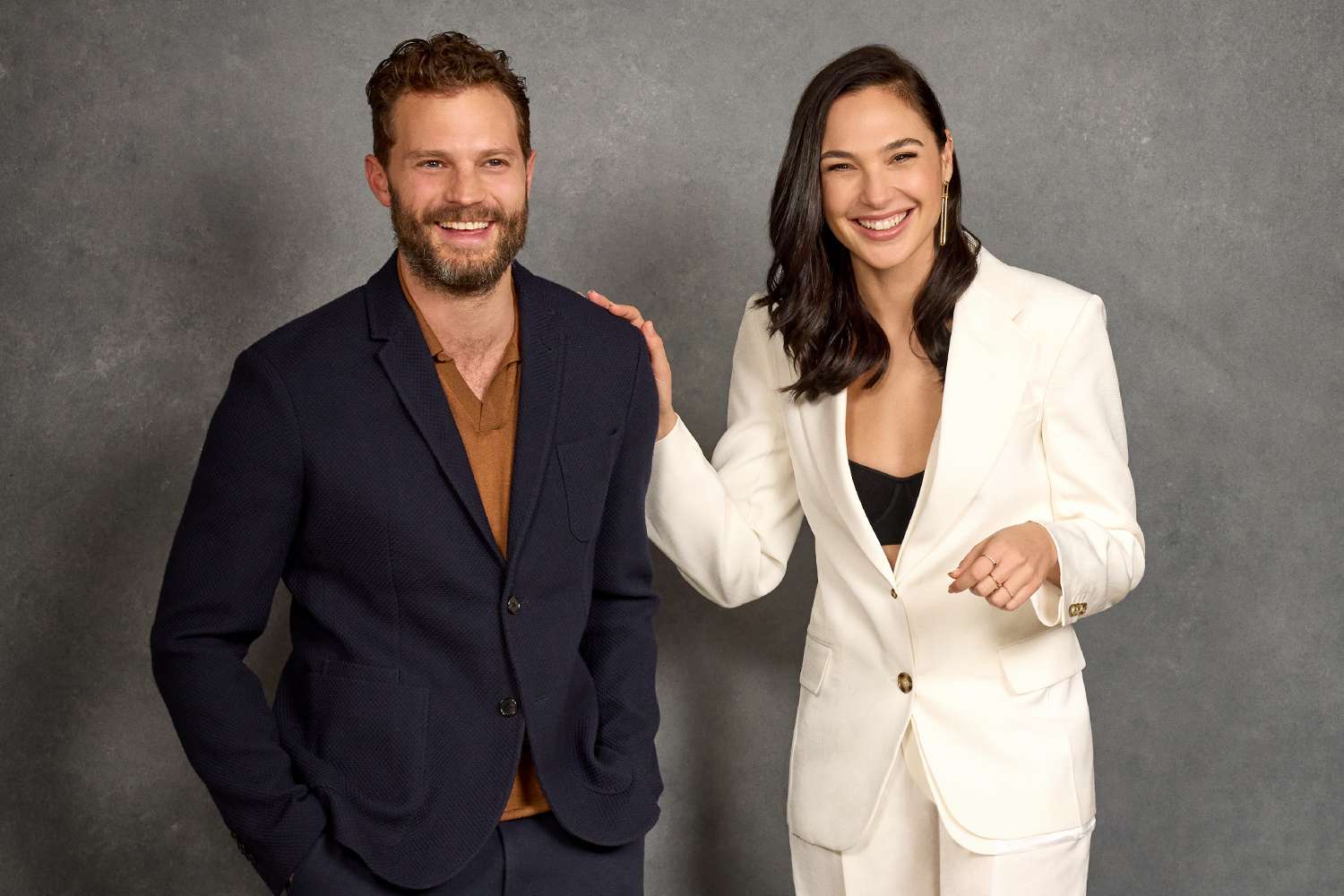 Gal Gadot y Jamie Dornan brillan en la nueva película de espías en Netflix