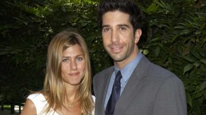 Jennifer Aniston revela cómo fue besar a David Schwimmer en “Friends”