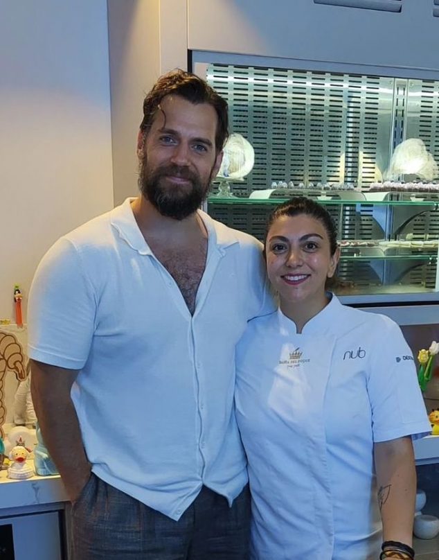 Chef chilena recibió a Henry Cavill en su restaurant: “No todos los días te visita Superman”