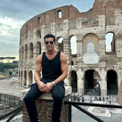 La misteriosa acompañante de Mario Casas en sus vacaciones en Roma