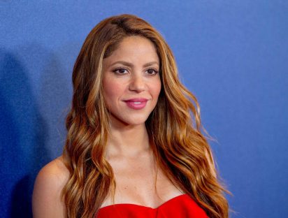 Shakira muestra primer adelanto de escultura de 6 metros en su honor