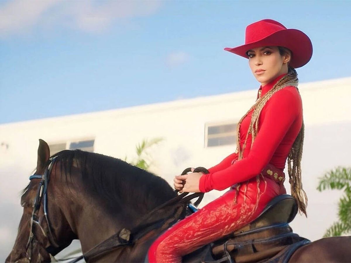 Shakira lanza nuevos dardos en su reciente single el ‘El jefe’