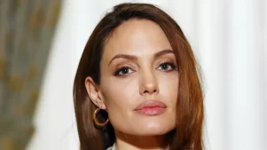 Se revelan las primeras imágenes de Angelina Jolie como María Callas en filme de Larraín