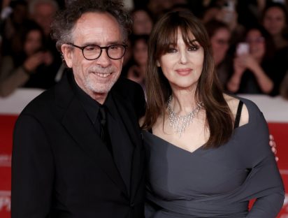 Completamente enamorados: Mónica Bellucci y Tim Burton lucen su amor en la alfombra roja