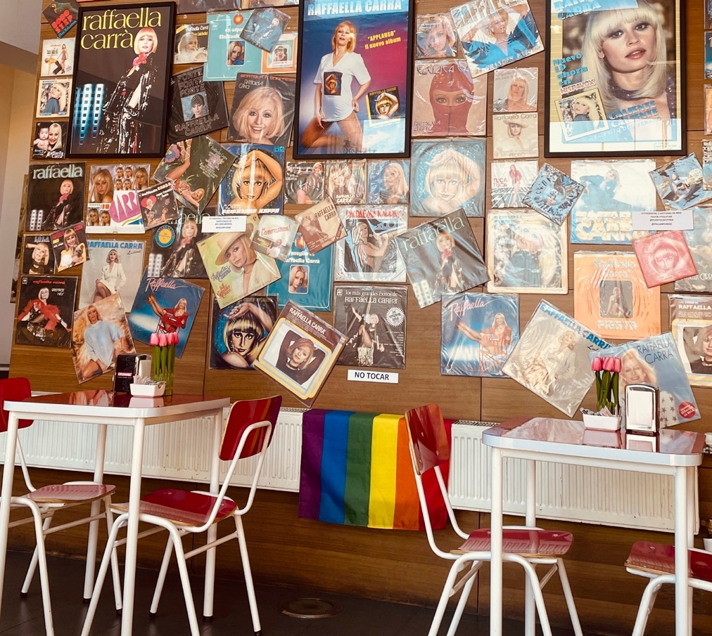 Heterofriendly: Brunch, show drag, exposiciones, libros y más en Puente Cafetería