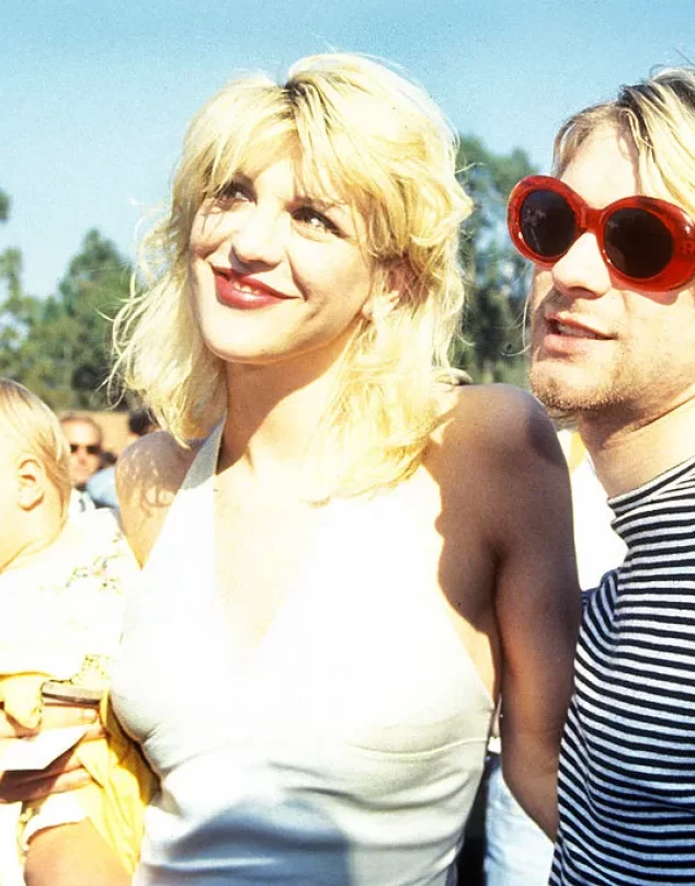 La hija de Kurt Cobain se casa con el hijo de Tony Hawk