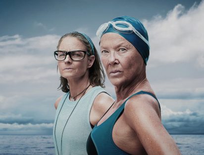 La emocionante historia de la nadadora de 64 años que puedes ver en el streaming