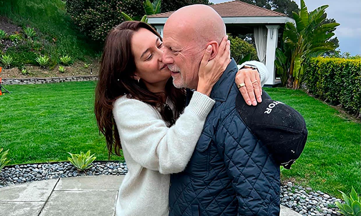 Pareja de Bruce Willis dice sentirse “culpable” por la demencia del actor