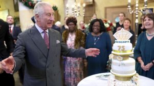 Los Sussex llaman al rey Carlos III por su cumpleaños y son criticados