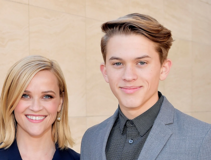 El hijo de Reese Witherspoon desata críticas tras mostrar su departamento en Nueva York