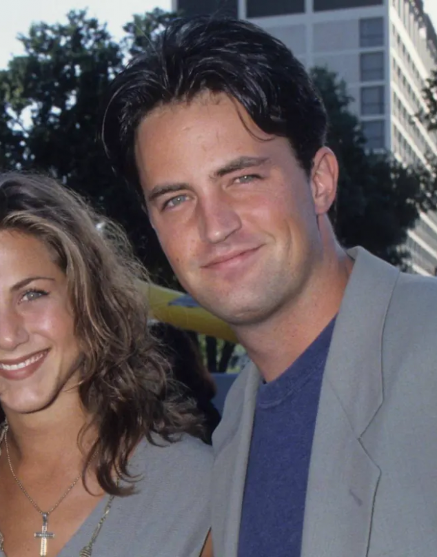 “Completamente fuera de juego”: Jennifer Aniston está luchando tras la muerte de Matthew Perry